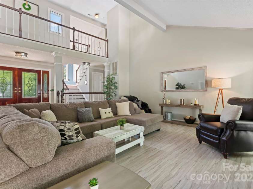 35 Heritage Drive, Clover, SC 29710.  MLS# CAR4317648, YatesRealty ID 30241. 