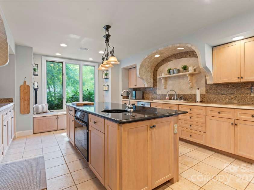 35 Heritage Drive, Clover, SC 29710.  MLS# CAR4317648, YatesRealty ID 30241. 