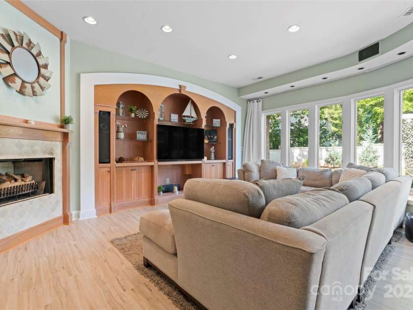 35 Heritage Drive, Clover, SC 29710.  MLS# CAR4317648, YatesRealty ID 30241. 