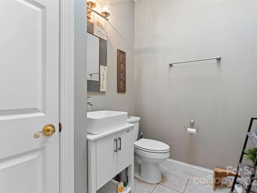 35 Heritage Drive, Clover, SC 29710.  MLS# CAR4317648, YatesRealty ID 30241. 