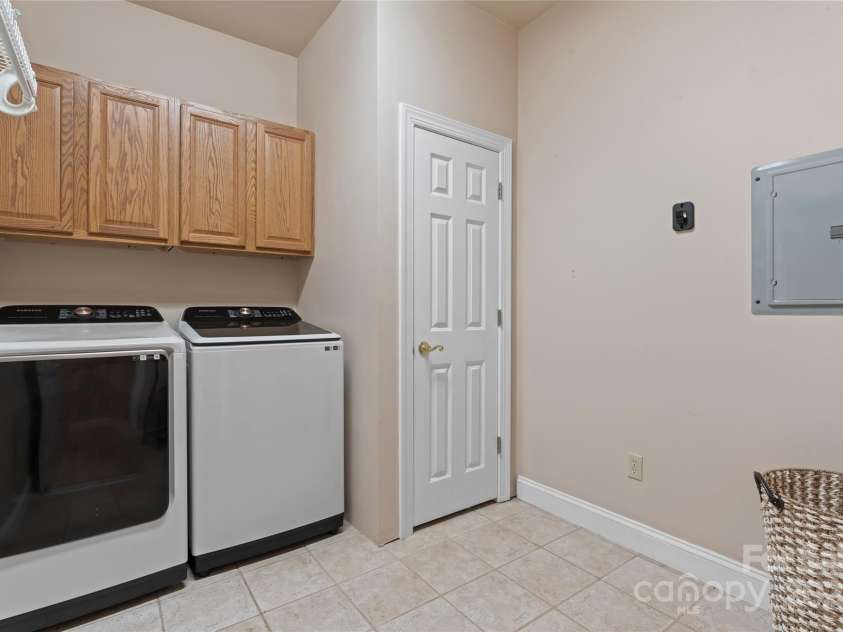 35 Heritage Drive, Clover, SC 29710.  MLS# CAR4317648, YatesRealty ID 30241. 