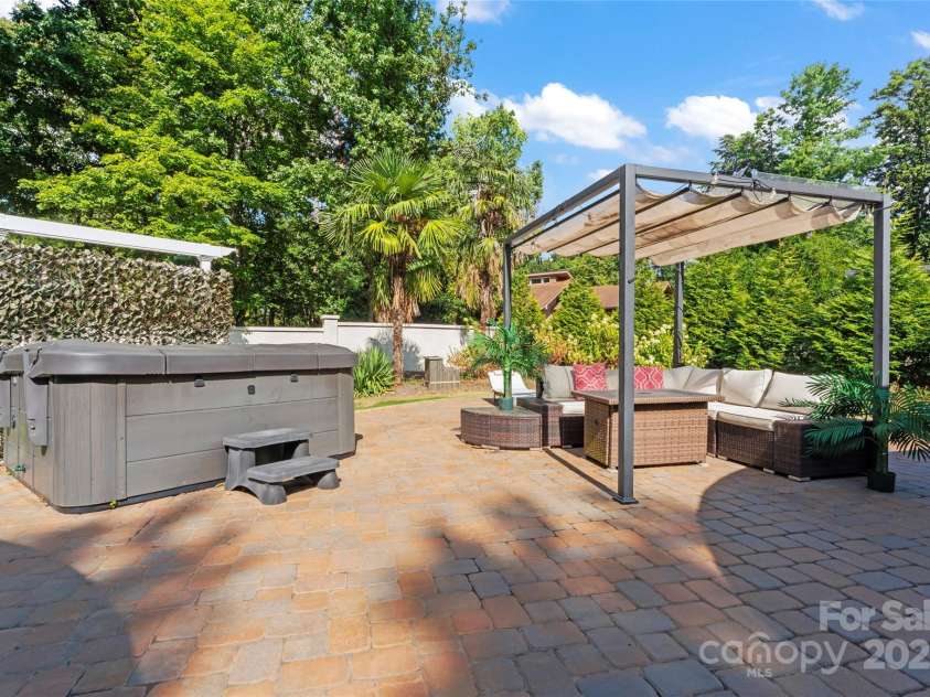 35 Heritage Drive, Clover, SC 29710.  MLS# CAR4317648, YatesRealty ID 30241. 