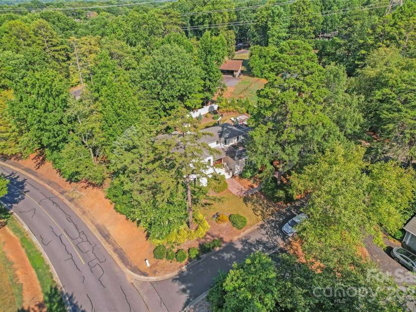 35 Heritage Drive, Clover, SC 29710.  MLS# CAR4317648, YatesRealty ID 30241. 