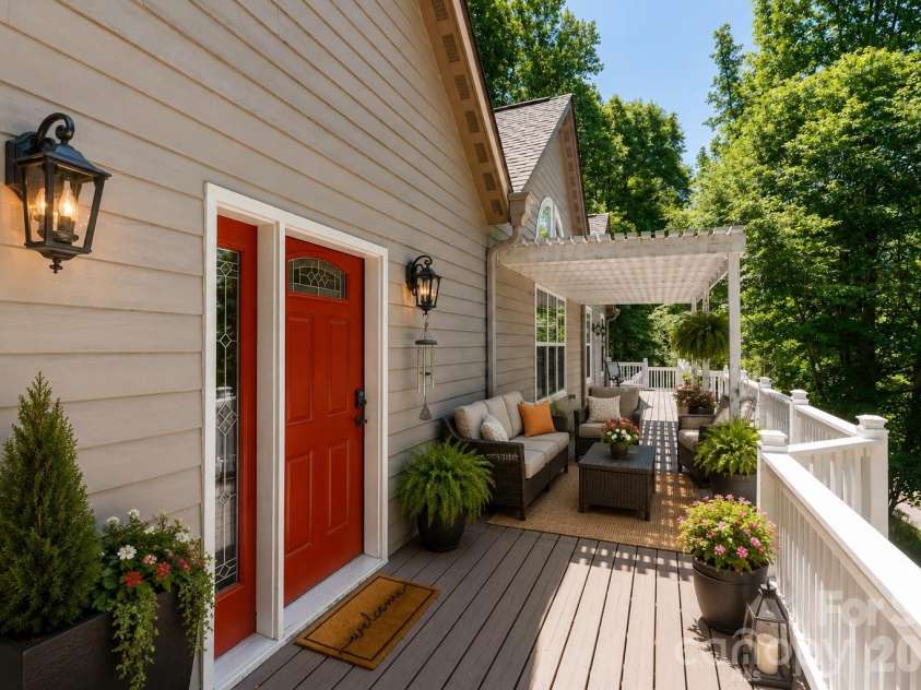 60 Hawks Pointe Lane, Weaverville, NC 28787.  MLS# CAR4385628, YatesRealty ID 30242. 
