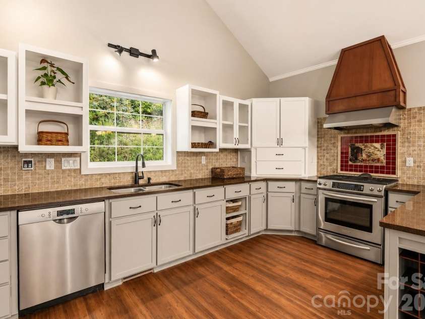 60 Hawks Pointe Lane, Weaverville, NC 28787.  MLS# CAR4385628, YatesRealty ID 30242. 