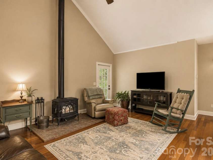 60 Hawks Pointe Lane, Weaverville, NC 28787.  MLS# CAR4385628, YatesRealty ID 30242. 