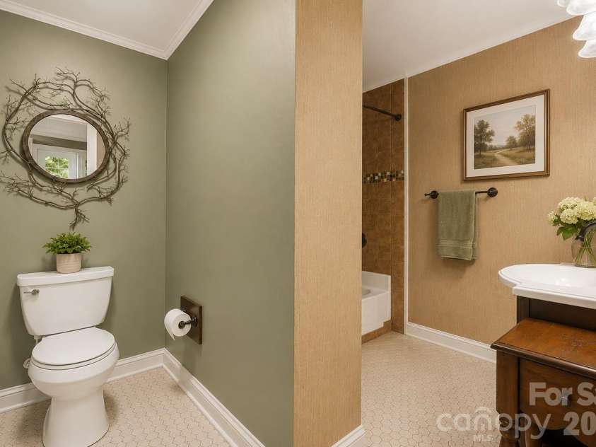 60 Hawks Pointe Lane, Weaverville, NC 28787.  MLS# CAR4385628, YatesRealty ID 30242. 