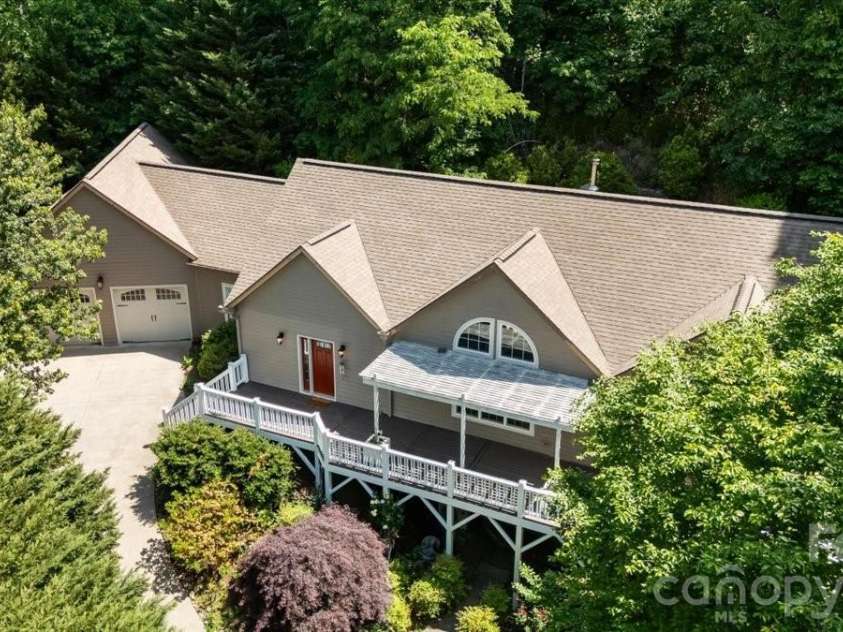 60 Hawks Pointe Lane, Weaverville, NC 28787.  MLS# CAR4385628, YatesRealty ID 30242. 