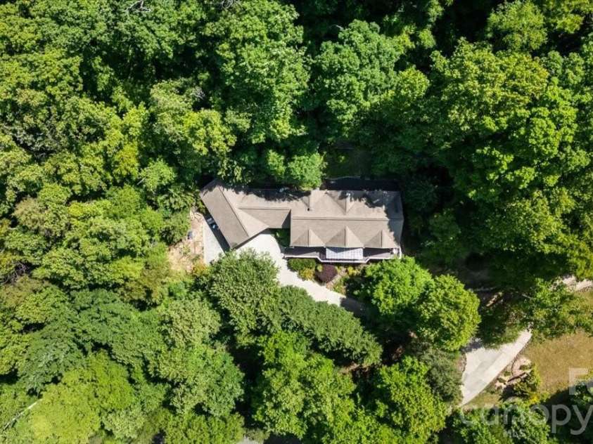 60 Hawks Pointe Lane, Weaverville, NC 28787.  MLS# CAR4385628, YatesRealty ID 30242. 