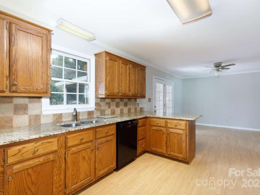 625 Post Lane, Rock Hill, SC 29730.  MLS# CAR4288361, YatesRealty ID 30242. 