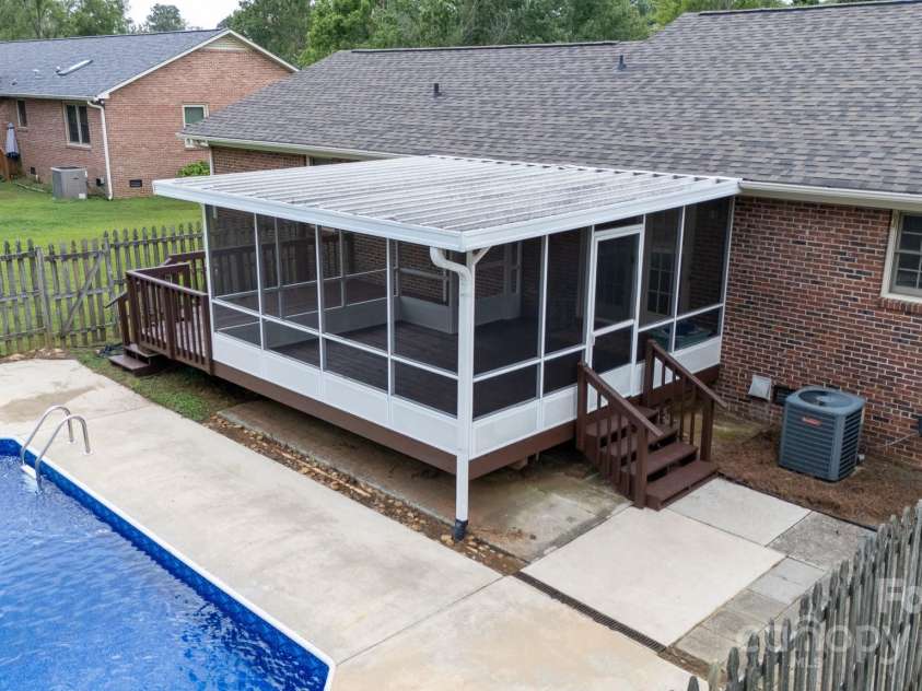 625 Post Lane, Rock Hill, SC 29730.  MLS# CAR4288361, YatesRealty ID 30242. 