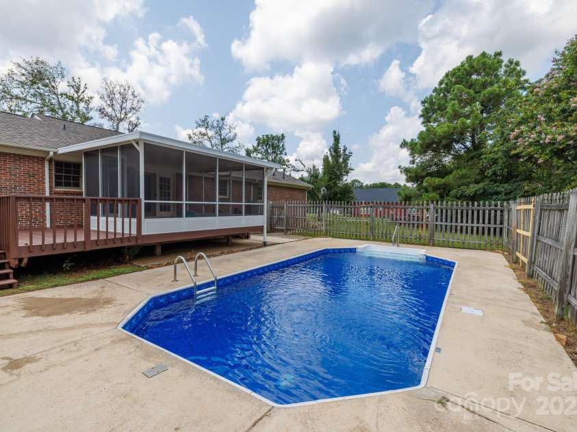 625 Post Lane, Rock Hill, SC 29730.  MLS# CAR4288361, YatesRealty ID 30242. 