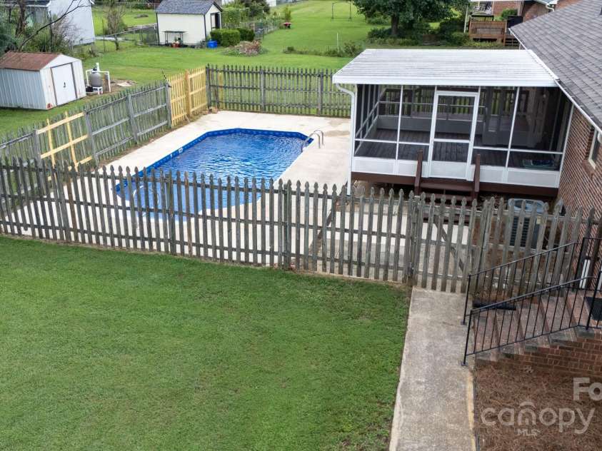 625 Post Lane, Rock Hill, SC 29730.  MLS# CAR4288361, YatesRealty ID 30242. 