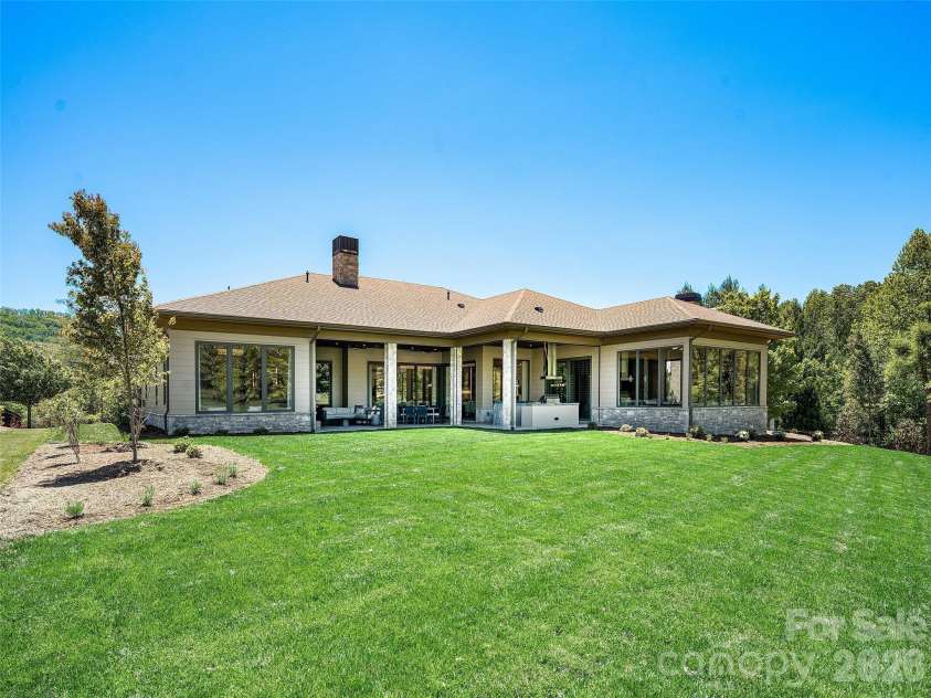 60 Walnut Valley Parkway, Arden, NC 28704.  MLS# CAR4385723, YatesRealty ID 30243. 