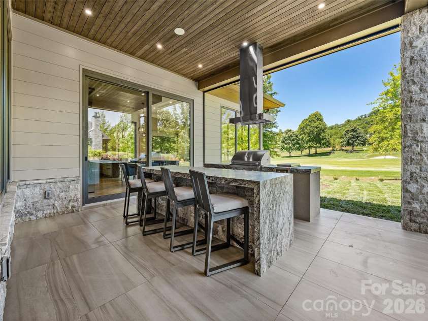 60 Walnut Valley Parkway, Arden, NC 28704.  MLS# CAR4385723, YatesRealty ID 30243. 