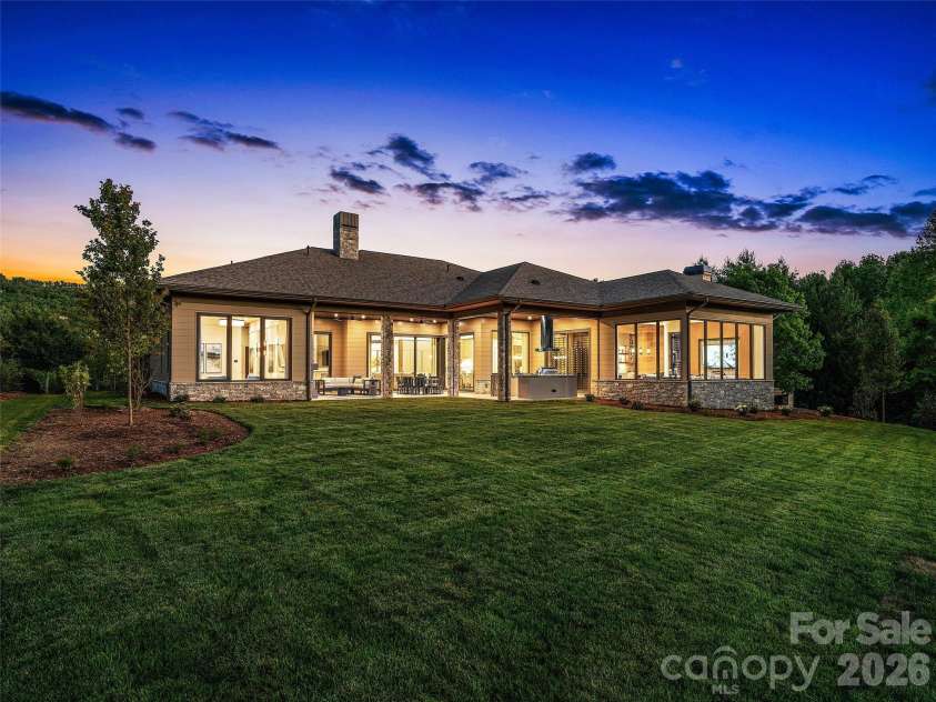 60 Walnut Valley Parkway, Arden, NC 28704.  MLS# CAR4385723, YatesRealty ID 30243. 