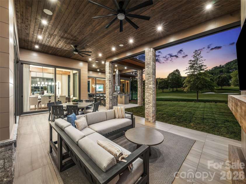 60 Walnut Valley Parkway, Arden, NC 28704.  MLS# CAR4385723, YatesRealty ID 30243. 