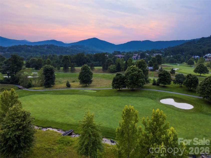 60 Walnut Valley Parkway, Arden, NC 28704.  MLS# CAR4385723, YatesRealty ID 30243. 