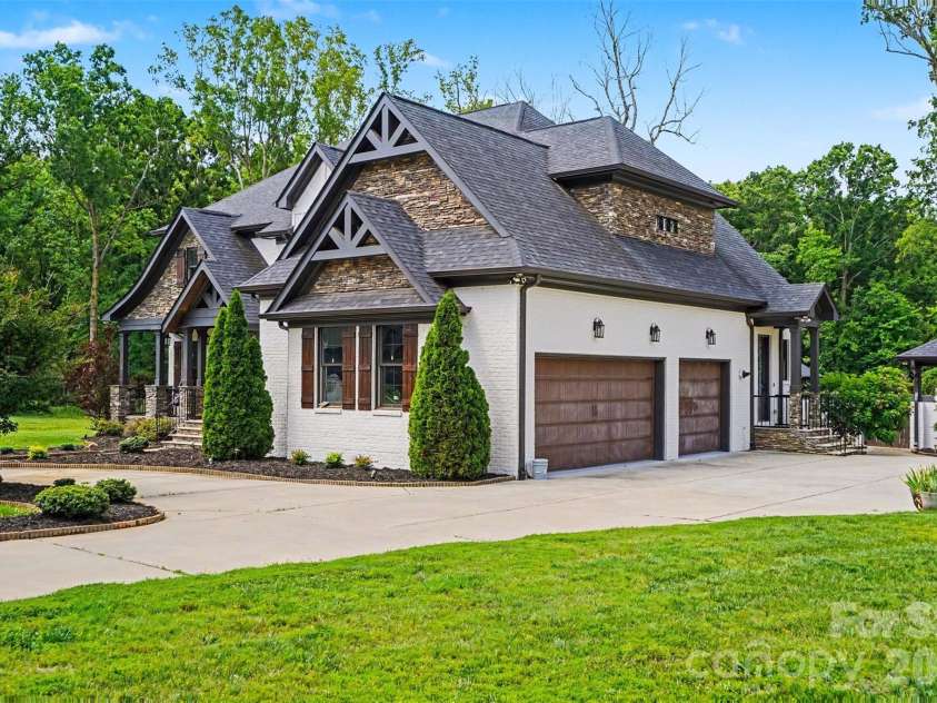 1023 Piney Drive, Monroe, NC 28110.  MLS# CAR4387708, YatesRealty ID 30244. 