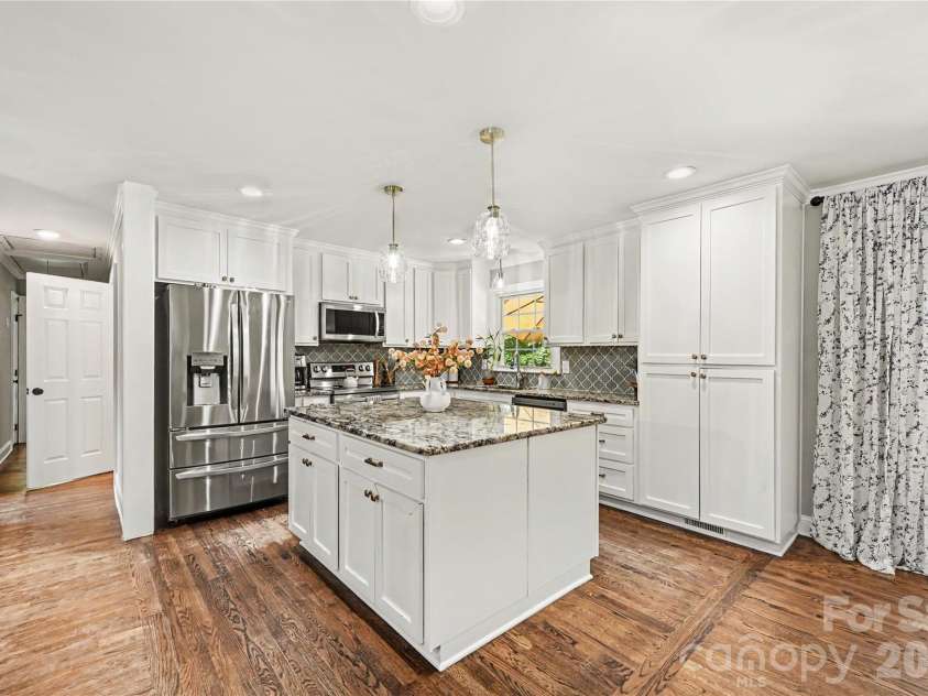 107 Condover Place, Charlotte, NC 28270.  MLS# CAR4386846, YatesRealty ID 30245. 