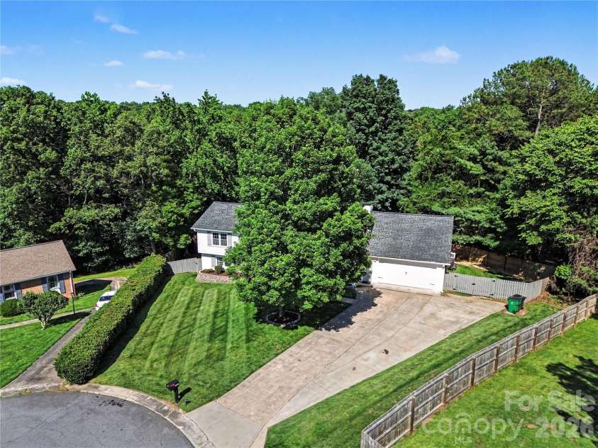 107 Condover Place, Charlotte, NC 28270.  MLS# CAR4386846, YatesRealty ID 30245. 