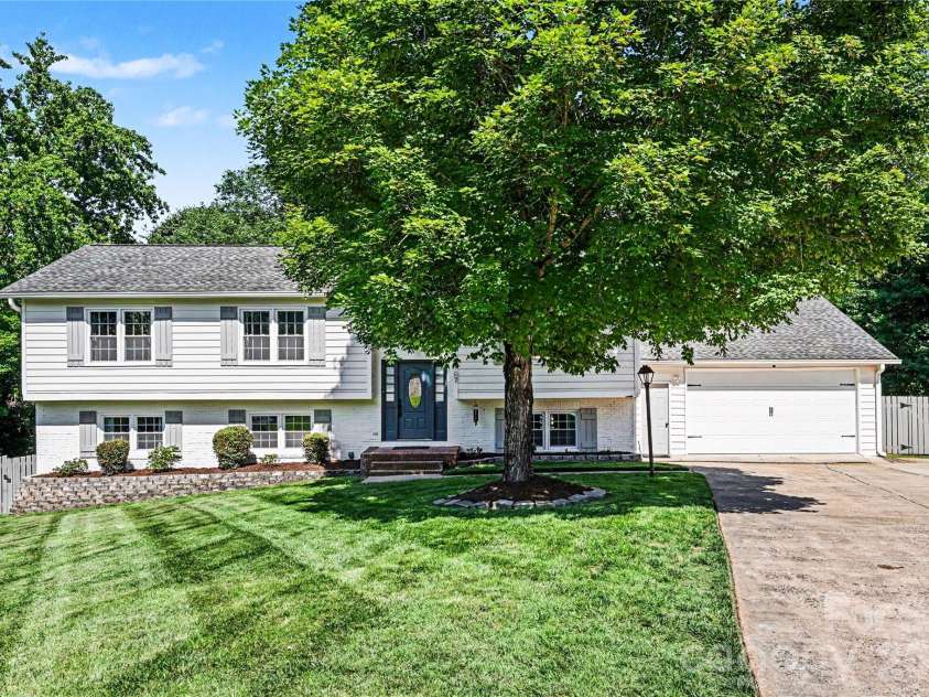 107 Condover Place, Charlotte, NC 28270.  MLS# CAR4386846, YatesRealty ID 30245. 