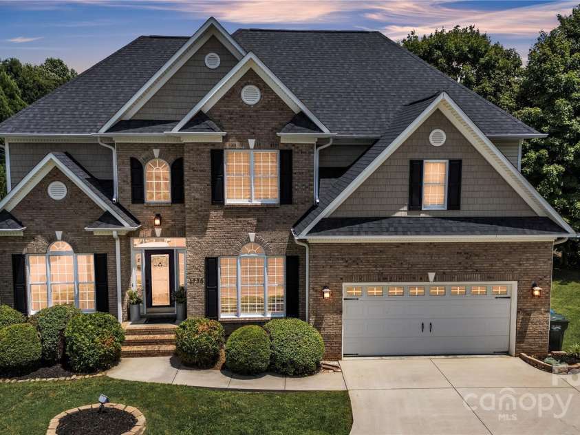 1735 30th Avenue Place, Hickory, NC 28601.  MLS# CAR4281660, YatesRealty ID 30245. 