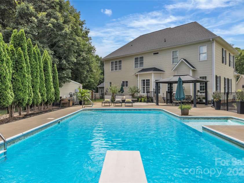 1735 30th Avenue Place, Hickory, NC 28601.  MLS# CAR4281660, YatesRealty ID 30245. 