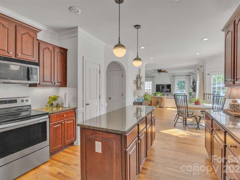 1735 30th Avenue Place, Hickory, NC 28601.  MLS# CAR4281660, YatesRealty ID 30245. 