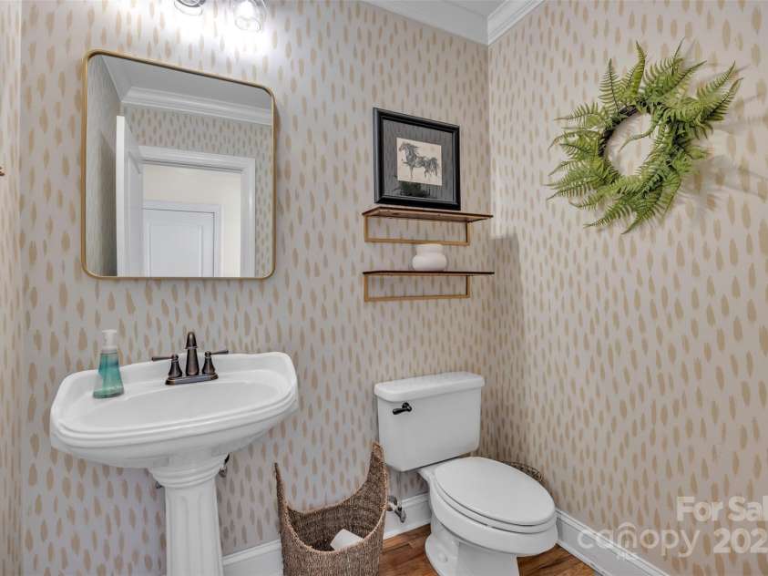 1735 30th Avenue Place, Hickory, NC 28601.  MLS# CAR4281660, YatesRealty ID 30245. 