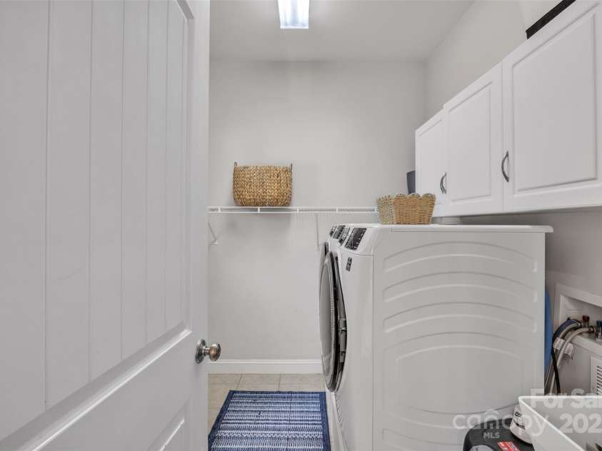 1735 30th Avenue Place, Hickory, NC 28601.  MLS# CAR4281660, YatesRealty ID 30245. 