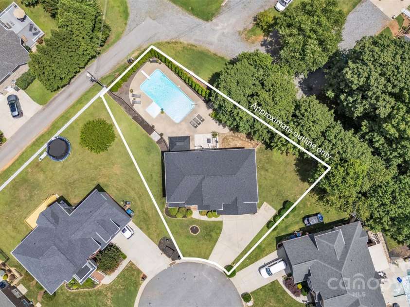 1735 30th Avenue Place, Hickory, NC 28601.  MLS# CAR4281660, YatesRealty ID 30245. 