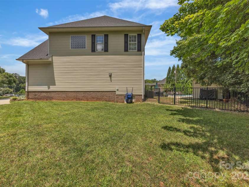 1735 30th Avenue Place, Hickory, NC 28601.  MLS# CAR4281660, YatesRealty ID 30245. 