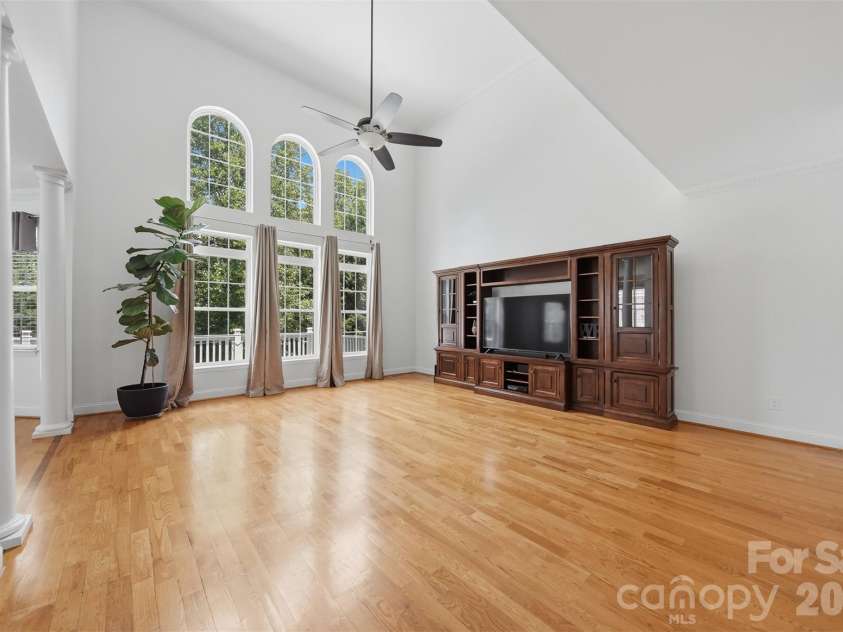 1245 34th Avenue, Hickory, NC 28601.  MLS# CAR4387938, YatesRealty ID 30246. 