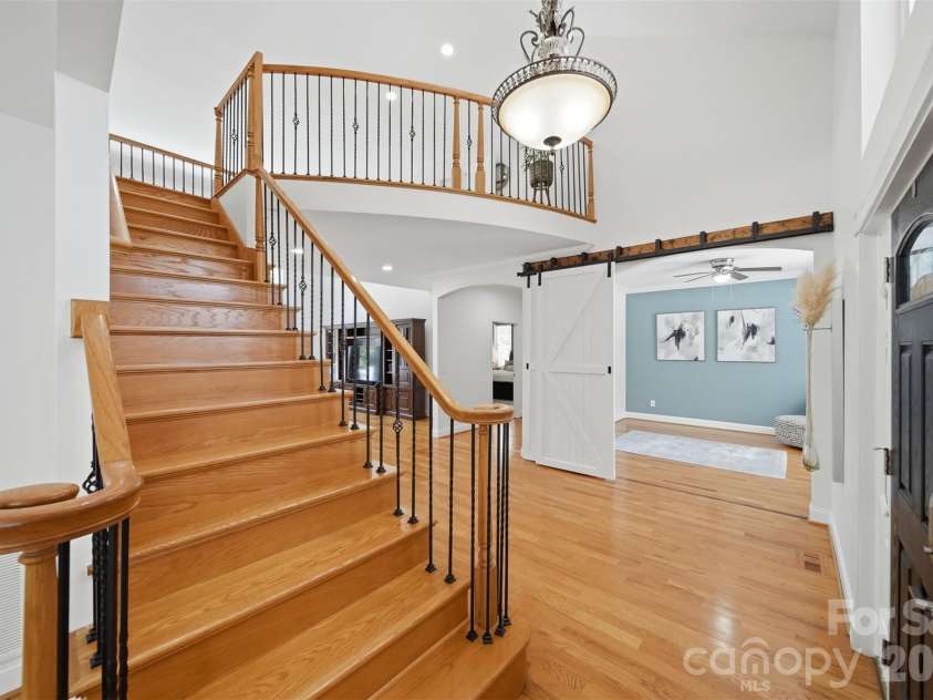 1245 34th Avenue, Hickory, NC 28601.  MLS# CAR4387938, YatesRealty ID 30246. 
