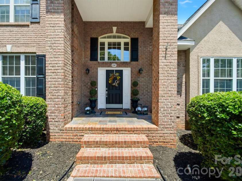 1245 34th Avenue, Hickory, NC 28601.  MLS# CAR4387938, YatesRealty ID 30246. 