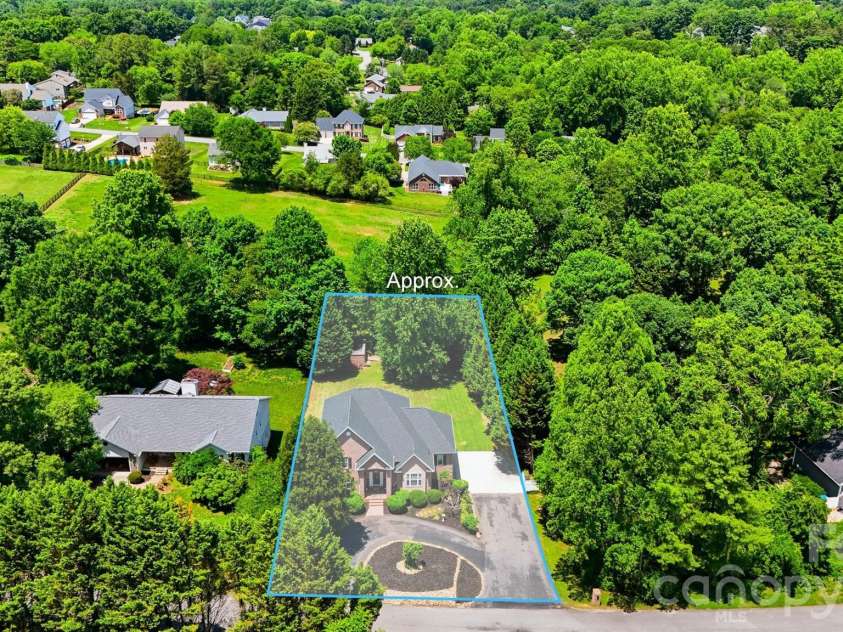 1245 34th Avenue, Hickory, NC 28601.  MLS# CAR4387938, YatesRealty ID 30246. 