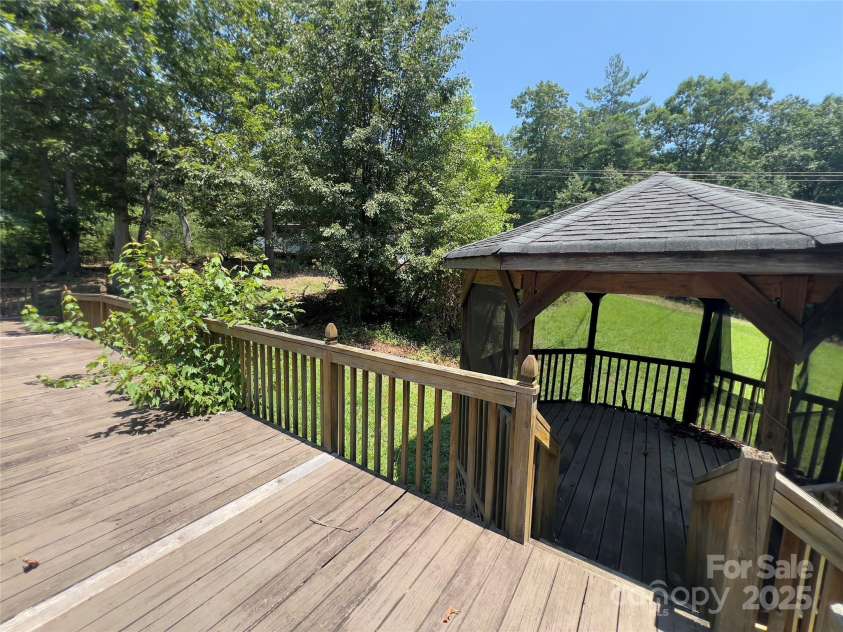 5000 Deal Mill Road, Granite Falls, NC 28630.  MLS# CAR4279141, YatesRealty ID 30246. 