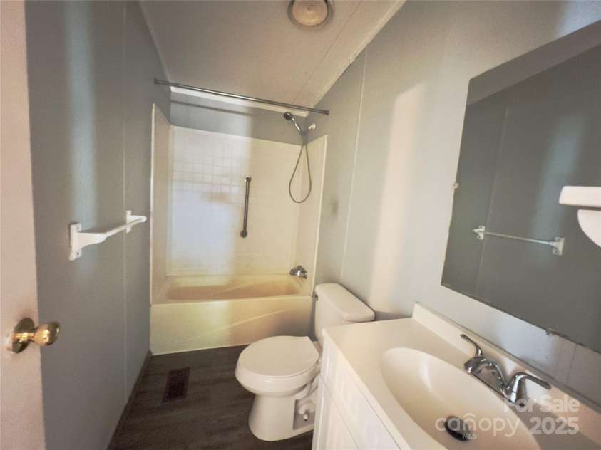 5000 Deal Mill Road, Granite Falls, NC 28630.  MLS# CAR4279141, YatesRealty ID 30246. 