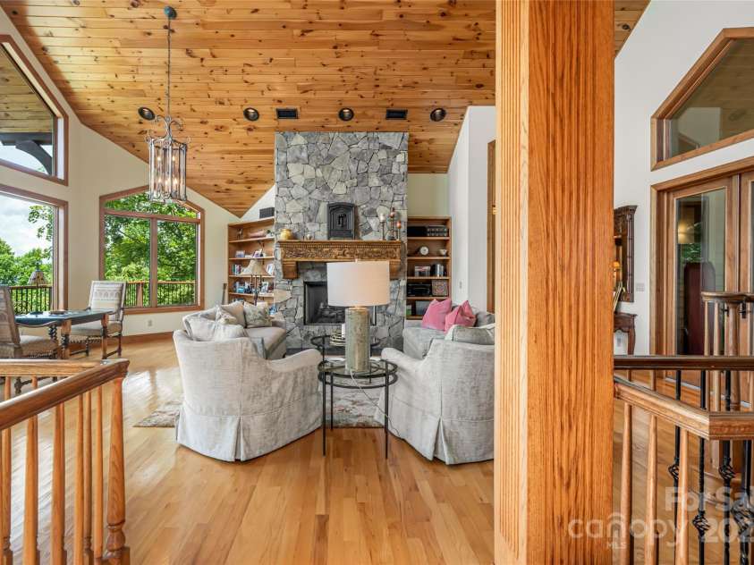 2280 Mountain Air Drive, Burnsville, NC 28714.  MLS# CAR4275710, YatesRealty ID 30247. 