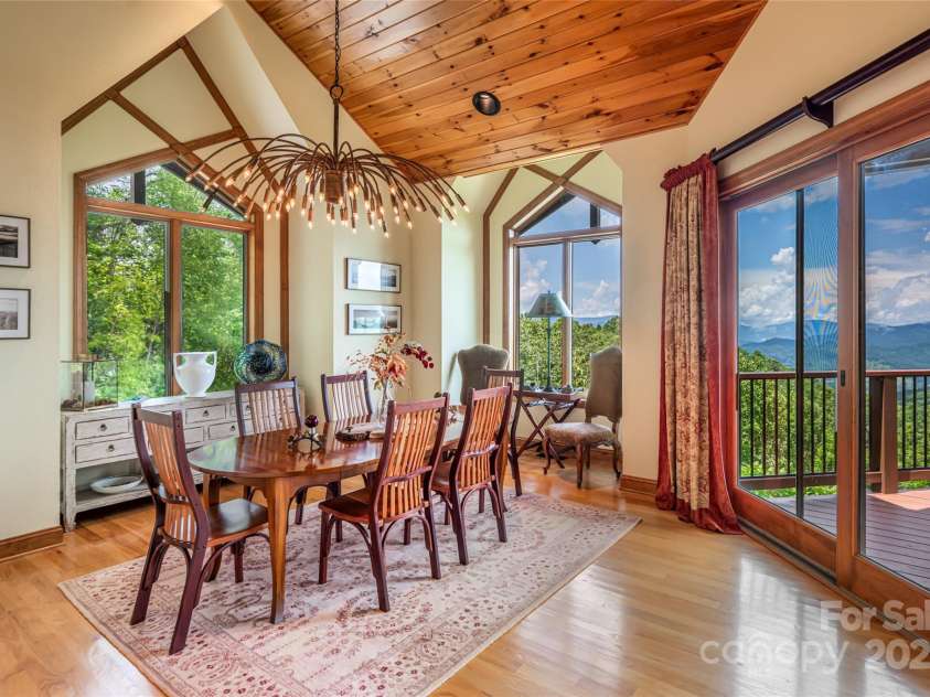 2280 Mountain Air Drive, Burnsville, NC 28714.  MLS# CAR4275710, YatesRealty ID 30247. 