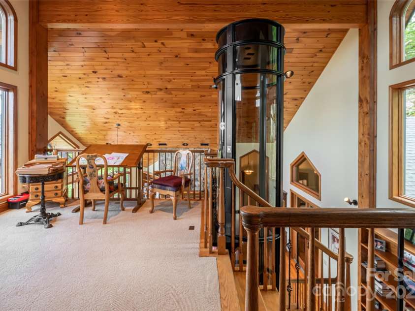 2280 Mountain Air Drive, Burnsville, NC 28714.  MLS# CAR4275710, YatesRealty ID 30247. 