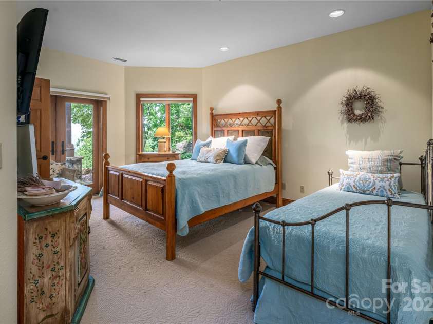 2280 Mountain Air Drive, Burnsville, NC 28714.  MLS# CAR4275710, YatesRealty ID 30247. 