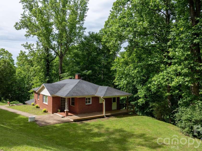 4073 NC 226A Highway, Marion, NC 28752.  MLS# CAR4388176, YatesRealty ID 30247. 