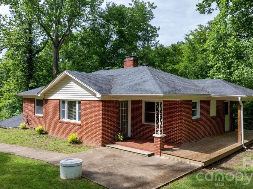 4073 NC 226A Highway, Marion, NC 28752.  MLS# CAR4388176, YatesRealty ID 30247. 