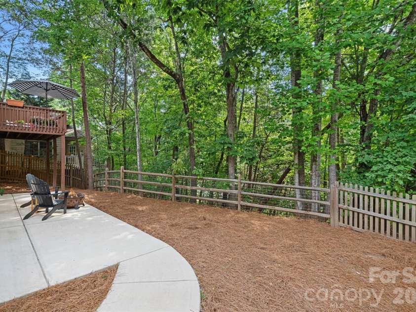 12109 Baywoods Drive, Tega Cay, SC 29708.  MLS# CAR4389480, YatesRealty ID 30248. 