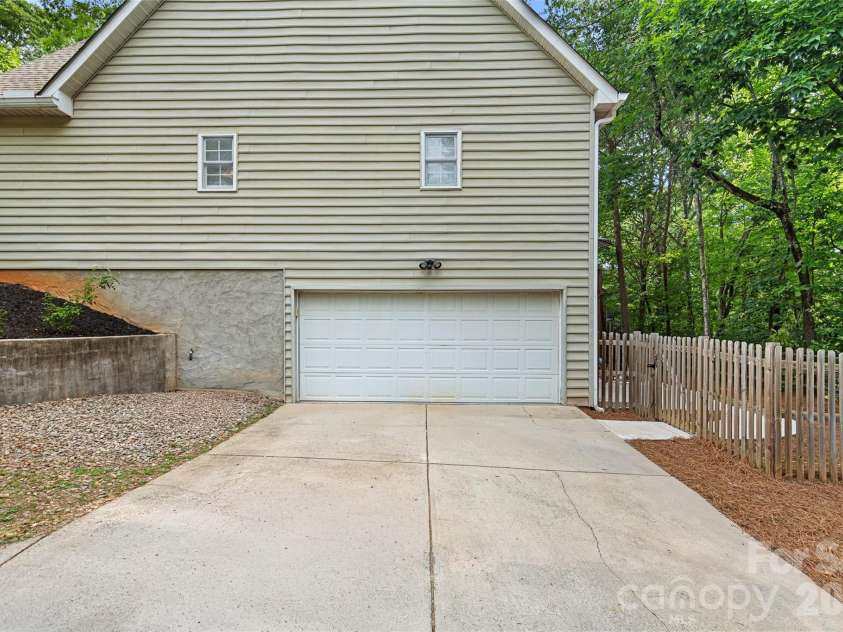 12109 Baywoods Drive, Tega Cay, SC 29708.  MLS# CAR4389480, YatesRealty ID 30248. 