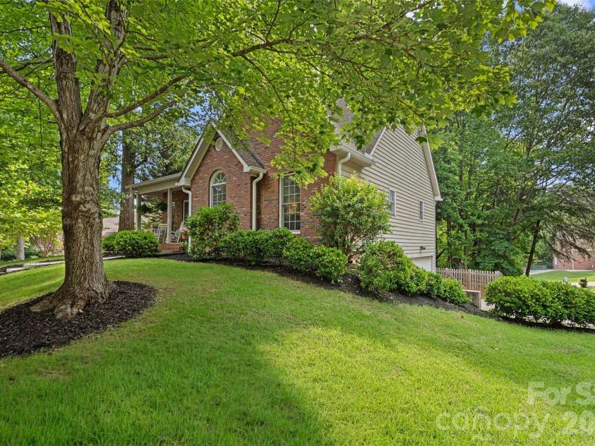 12109 Baywoods Drive, Tega Cay, SC 29708.  MLS# CAR4389480, YatesRealty ID 30248. 