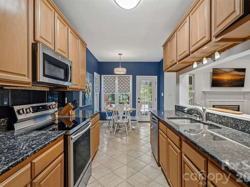 12109 Baywoods Drive, Tega Cay, SC 29708.  MLS# CAR4389480, YatesRealty ID 30248. Kitchen 