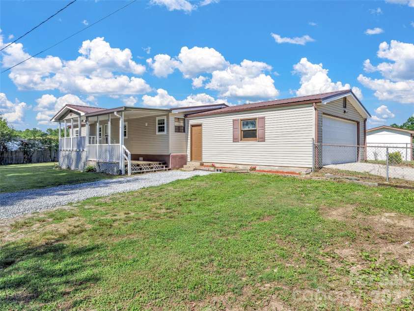133 Kristey Lane, Hendersonville, NC 28792.  MLS# CAR4389871, YatesRealty ID 30249. 